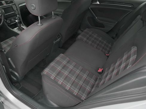 Used 2015 Volkswagen GTI S image 9