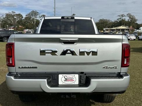 New 2026 RAM 2500 Laramie AWD/4WD image 4