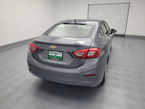 Used 2018 Chevrolet Cruze LT w/ Convenience Package FWD image 7