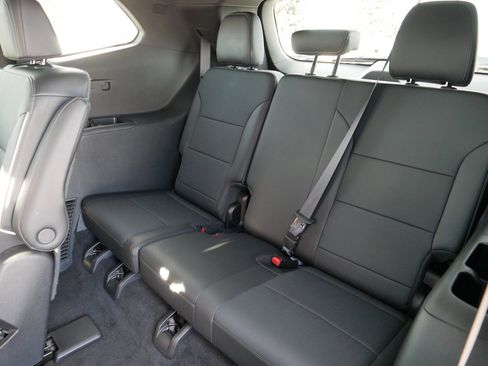 Used 2025 Buick Enclave Preferred image 35