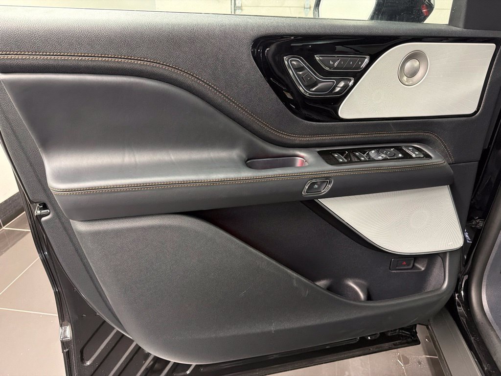 New 2026 Lincoln Aviator Black Label w/ Jet Appearance Package AWD/4WD image 33
