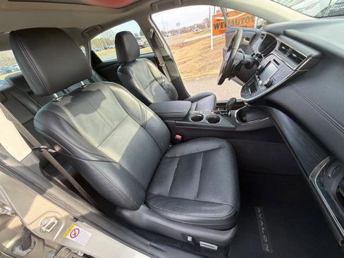 Used 2017 Toyota Avalon XLE image 23