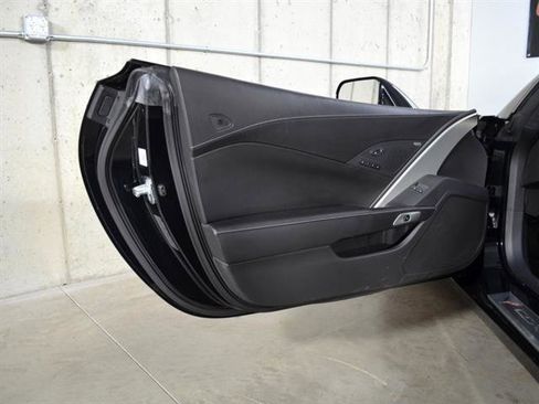 Used 2016 Chevrolet Corvette Z06 w/ 3LZ Preferred Equipment Group image 9