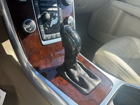 Used 2015 Volvo XC70 3.2 Platinum image 23