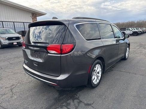 Used 2018 Chrysler Pacifica Touring Plus w/ Tire & Wheel Group image 5