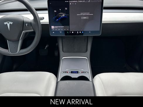 Used 2021 Tesla Model Y Long Range image 15