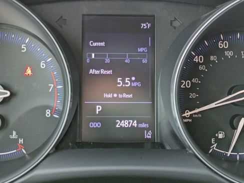 Used 2019 Toyota C-HR LE image 32