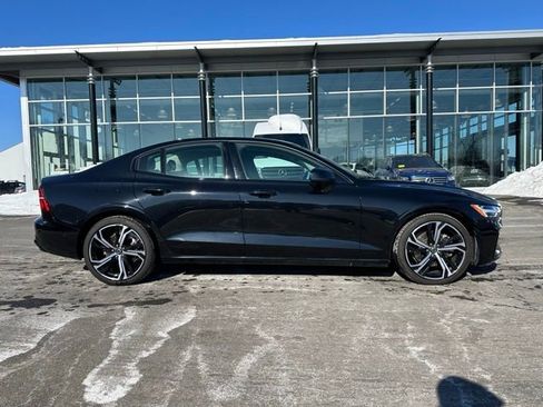 Used 2024 Volvo S60 B5 Plus image 8