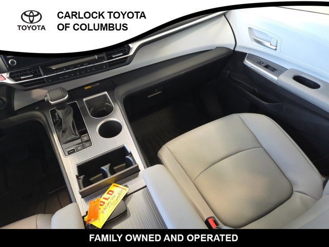 Used 2026 Toyota Sienna XLE FWD image 20