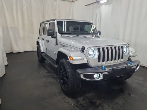 Used 2023 Jeep Wrangler Unlimited Sahara w/ Cold Weather Group AWD/4WD image 3