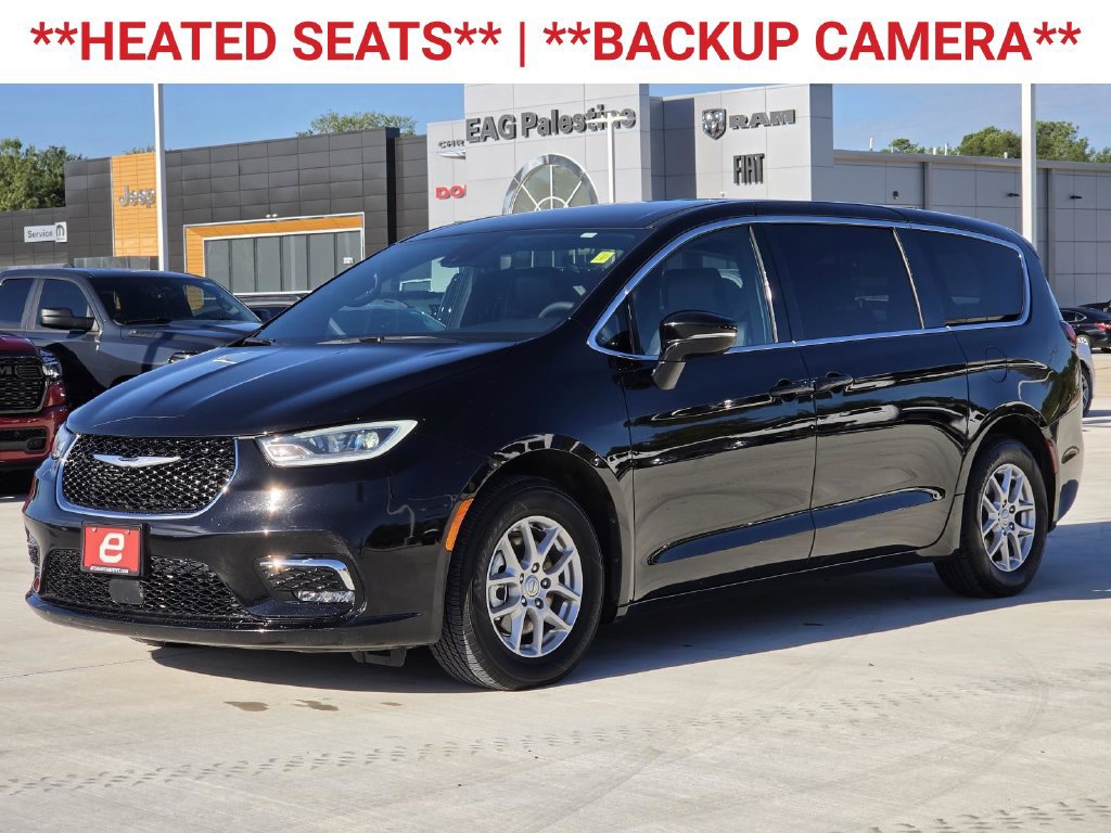 Used 2025 Chrysler Pacifica Select FWD image 3