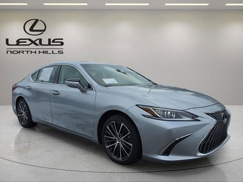 Certified 2023 Lexus ES 350 w/ Premium Package image 3