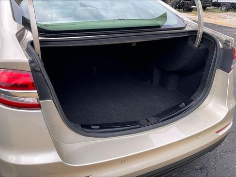 Used 2019 Ford Fusion SEL FWD image 4