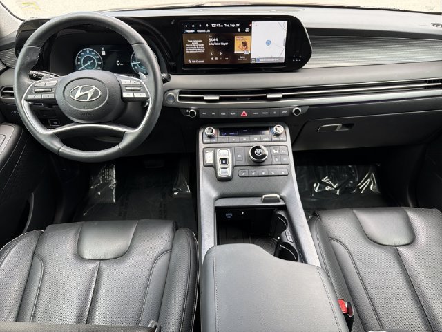 Used 2025 Hyundai Palisade Limited FWD image 17