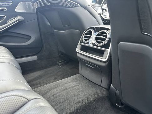 Used 2018 Mercedes-Benz S 560 4MATIC Sedan image 39