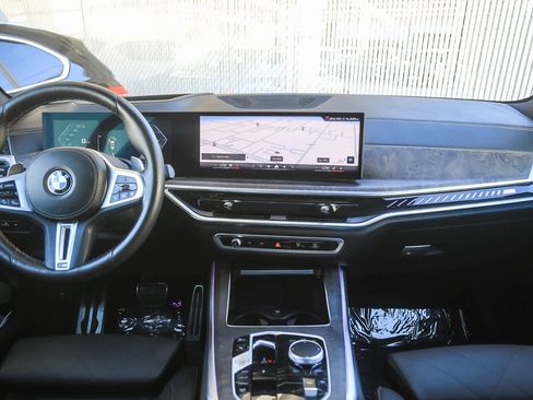 Certified 2025 BMW X5 M60i image 9