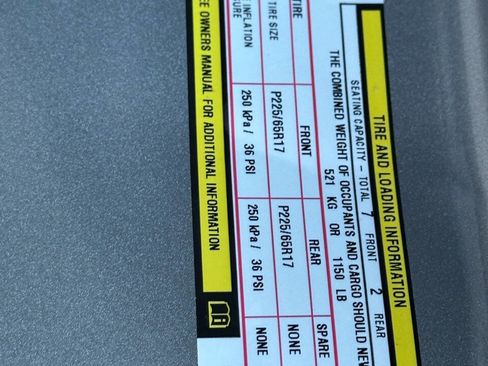 Used 2015 Chrysler Town & Country Limited image 12