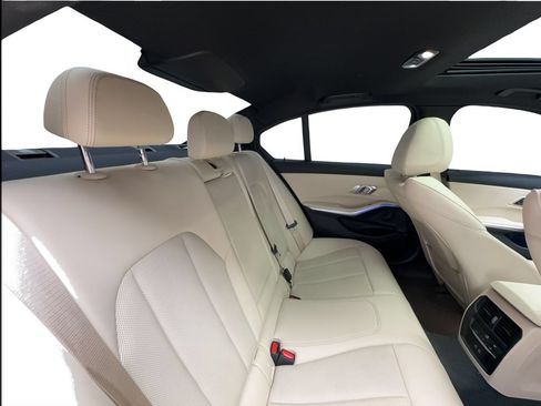 Used 2022 BMW 330i Sedan w/ Driving Assistance Package RWD image 28