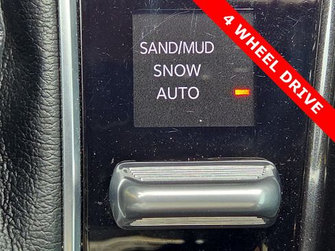 Used 2024 Jeep Compass Latitude AWD/4WD image 19