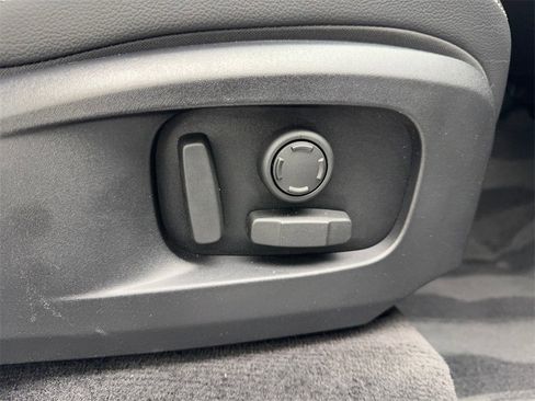 Used 2024 Jaguar F-PACE R-Dynamic S image 45