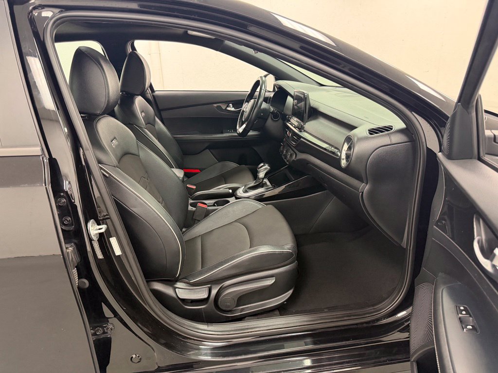 Used 2021 Kia Forte GT-Line w/ GT-Line Premium Package FWD image 9