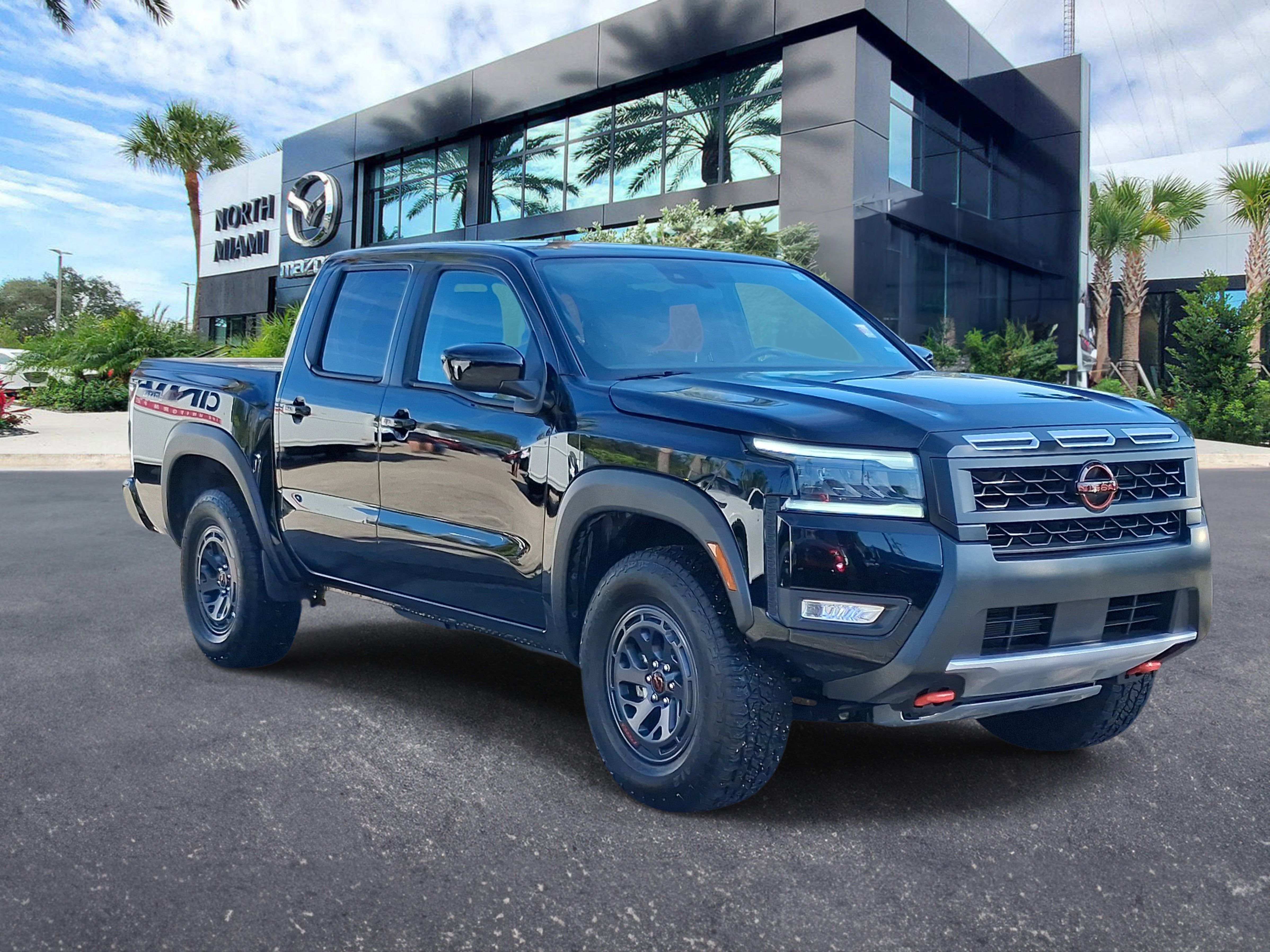 Used 2026 Nissan Frontier PRO-4X AWD/4WD image 3