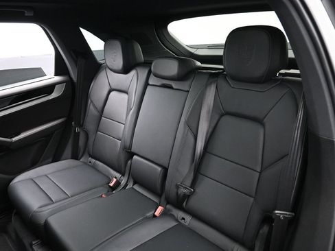 Certified 2025 Porsche Cayenne S AWD/4WD image 25
