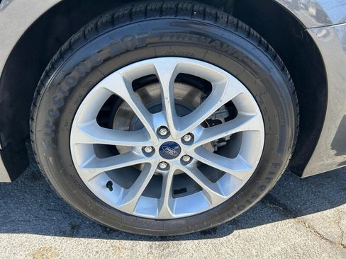 Used 2019 Ford Fusion SE FWD image 16