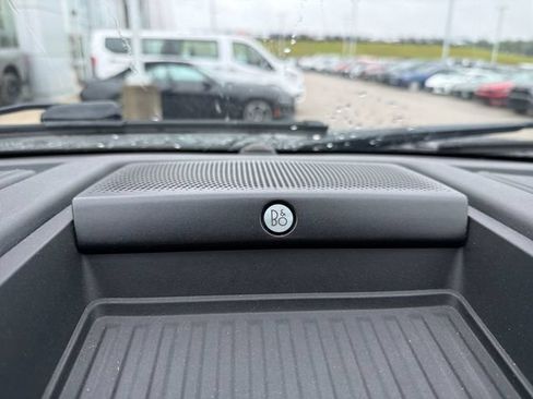 Used 2019 Ford F150 Lariat w/ Equipment Group 502A Luxury AWD/4WD image 25