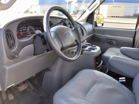 Used 2005 Ford E-350 and Econoline 350 XL image 27