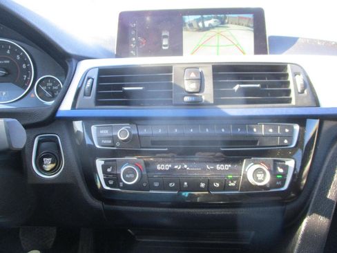 Used 2017 BMW 330e image 14