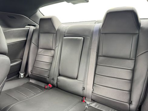 Used 2012 Dodge Challenger R/T RWD image 13