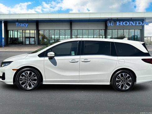 Certified 2026 Honda Odyssey Elite image 12