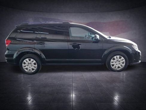 Used 2018 Dodge Journey SXT w/ Connectivity Group FWD image 6