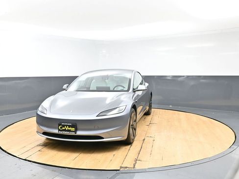 Used 2025 Tesla Model 3 Long Range image 4