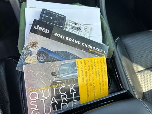 Used 2021 Jeep Grand Cherokee L Overland w/ Luxury Tech Group IV RWD image 20