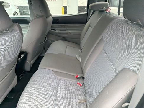 Used 2014 Toyota Tacoma PreRunner image 17