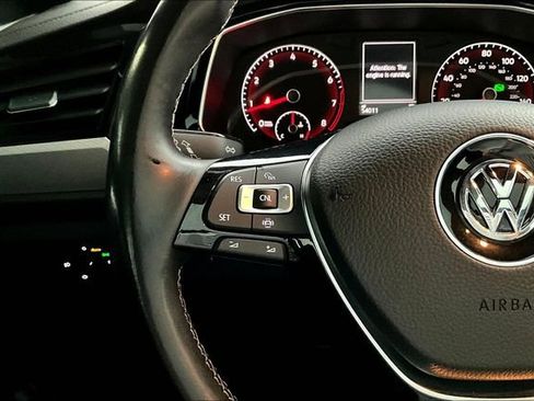 Used 2019 Volkswagen Jetta R-Line FWD image 10
