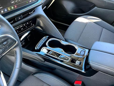 Used 2023 Buick Envision Preferred image 17