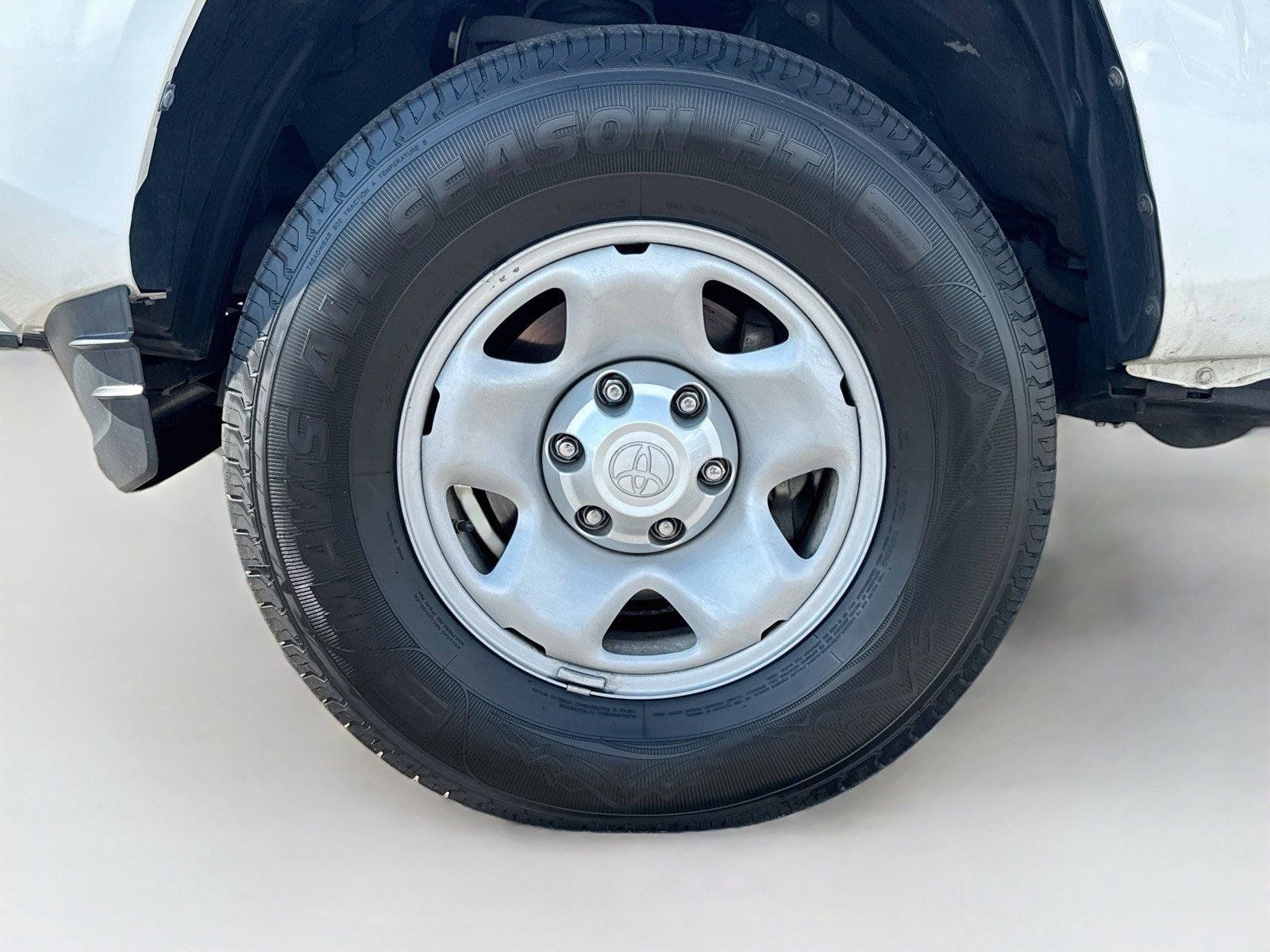 Used 2020 Toyota Tacoma SR w/ SR Convenience Package RWD image 31