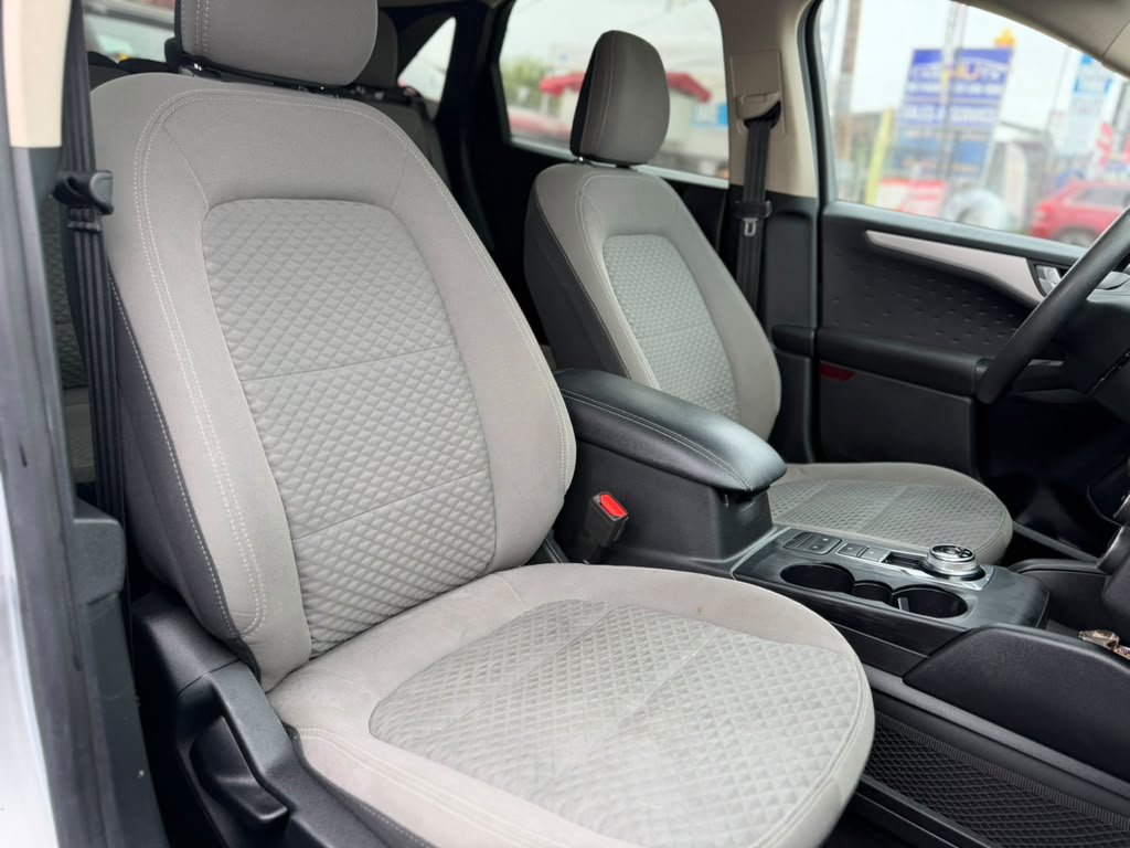 Used 2020 Ford Escape SE FWD image 15