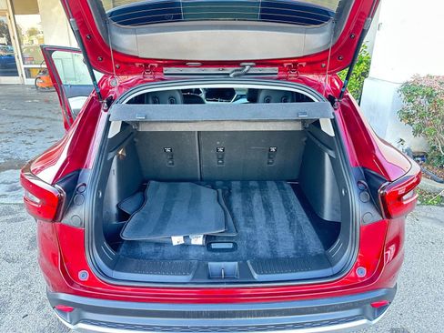 Used 2025 Chevrolet Trax LT image 31