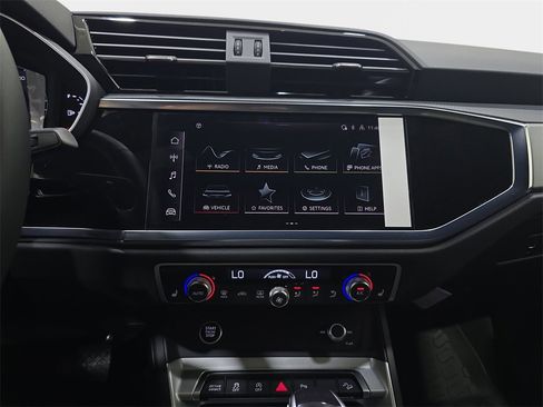 Used 2025 Audi Q3 2.0T Premium w/ Convenience Package image 20