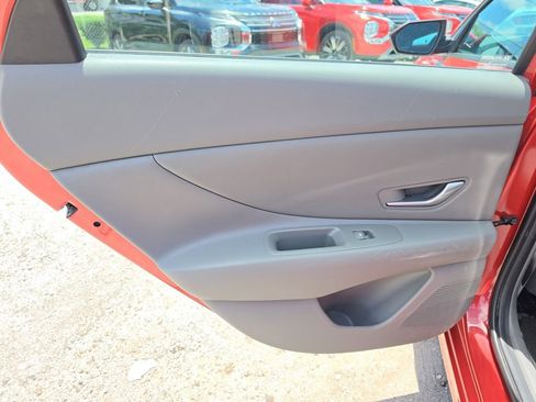 Used 2023 Hyundai Elantra SEL w/ Convenience Package FWD image 12