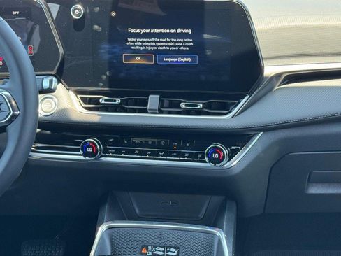 New 2026 Chevrolet Equinox LT w/ Convenience Package II FWD image 26