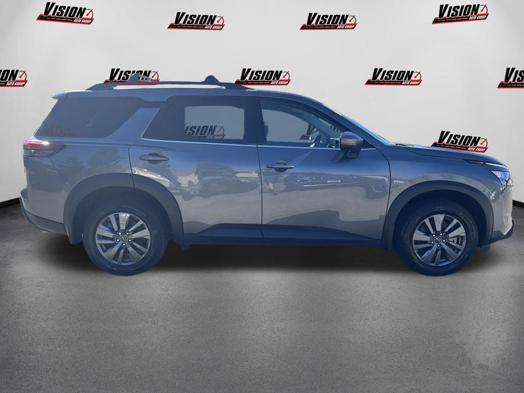 Certified 2025 Nissan Pathfinder SV AWD/4WD image 4