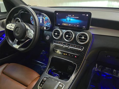 Used 2021 Mercedes-Benz GLC 300 4MATIC w/ AMG Line image 10