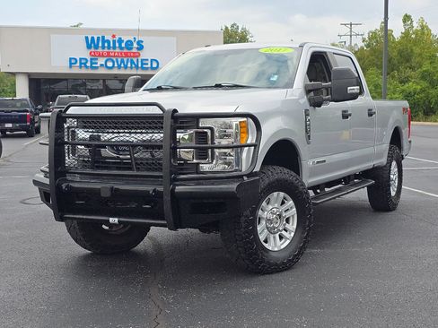 Used 2017 Ford F250 XL w/ STX Appearance Package AWD/4WD image 2