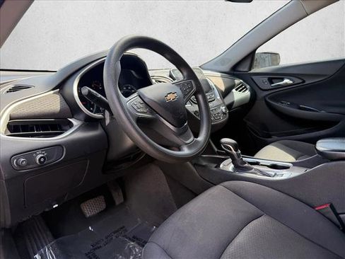 Used 2022 Chevrolet Malibu LT FWD image 16