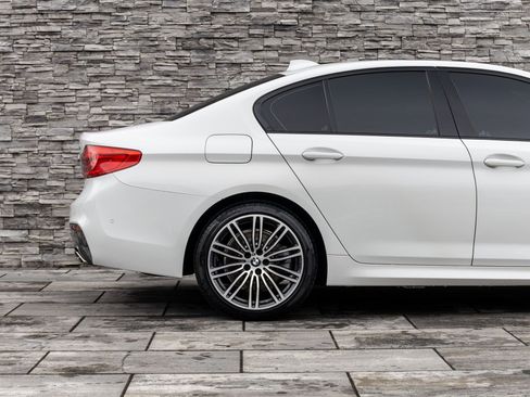 Used 2020 BMW 530e xDrive w/ M Sport Package image 17